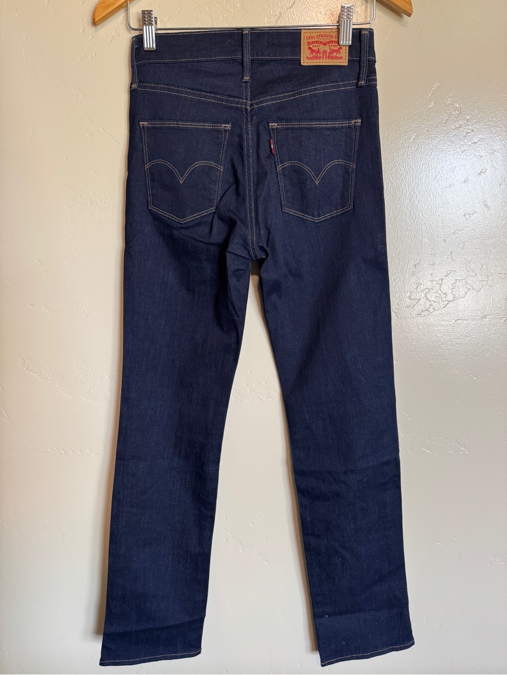 LEVI’S Slimming Straight Indigo Jeans 4L 27x32